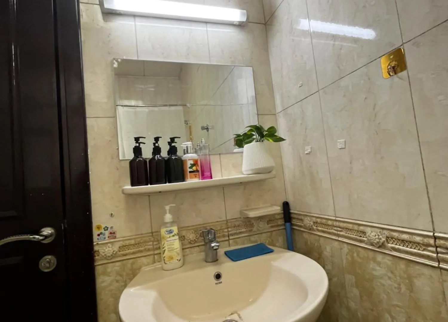 Kwatera prywatna 104 Room With Dedicated Washroom-Home Stay Abu Zabi